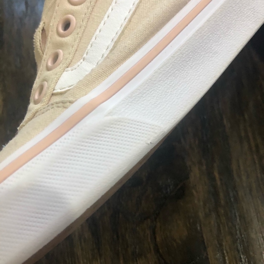 Vans - Picture 2 of 8